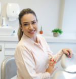 Dra. Daniele Clapes Nunes | Frenectomia em Bebês | Dentista em Joaçaba